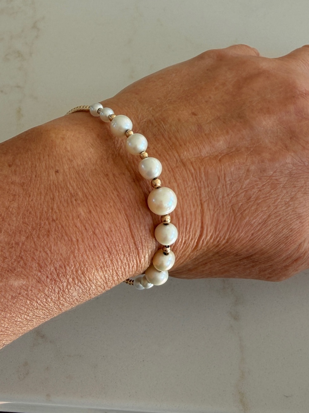 Classic Fresh Water Pearl & Gold Bead Bracelet 14 K- White Pearls